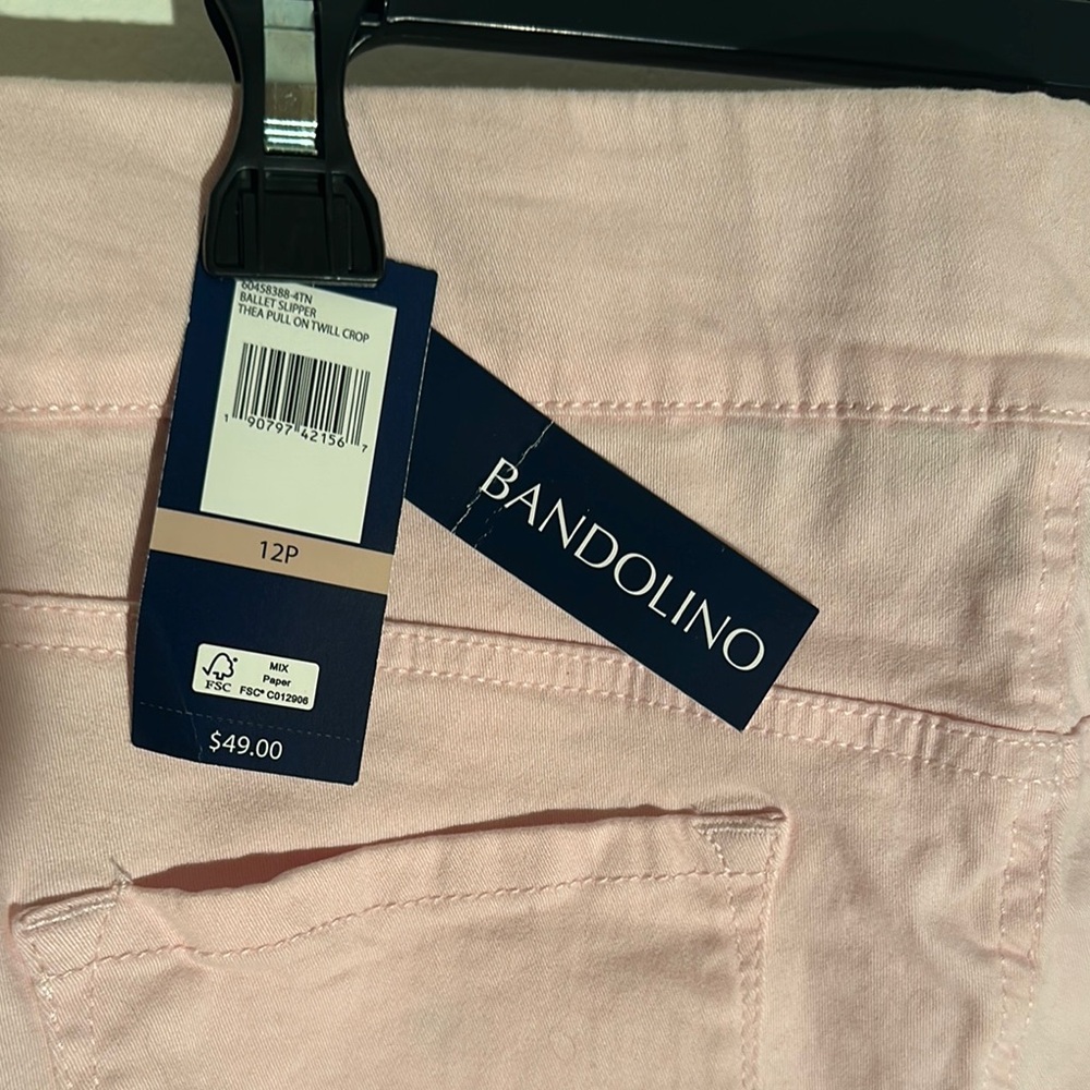Bandolino Light Pink Capris